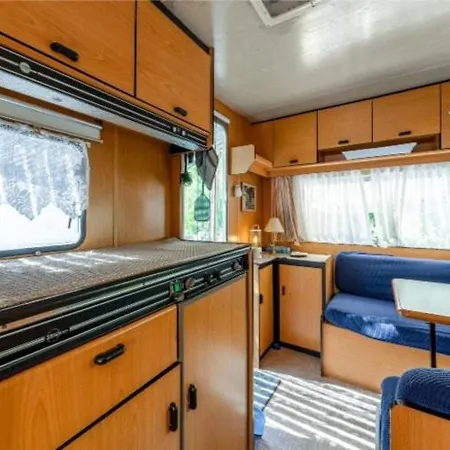营地 Caravane Dans Un Jardin Pres D'anduze